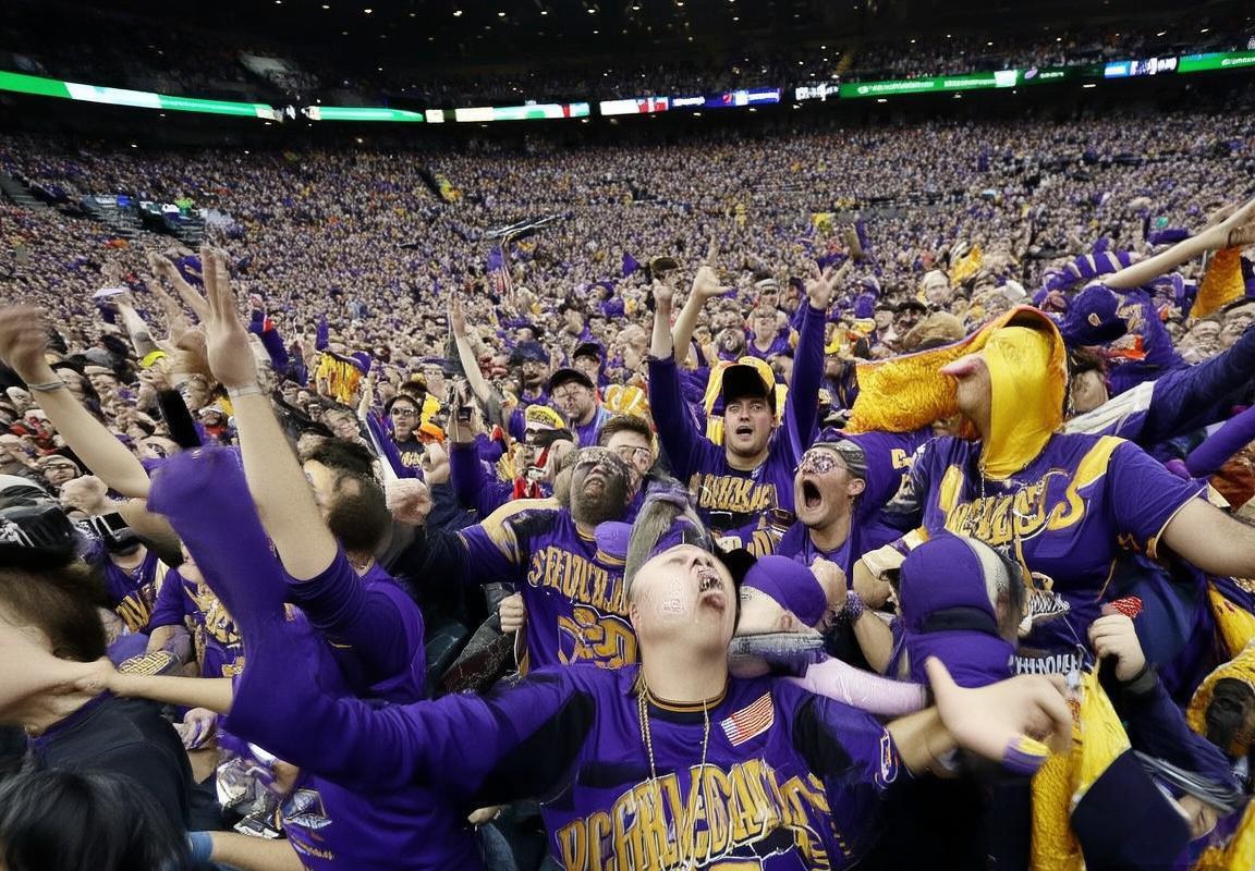 NBA焦点对决：鹈鹕对决独行侠，激战正酣(图4)